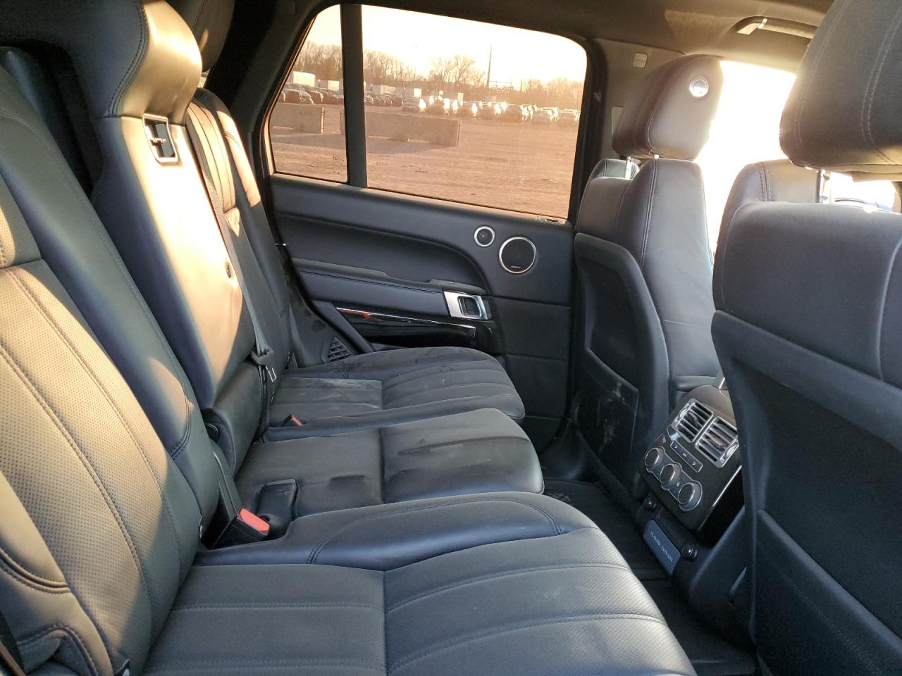 2017 Land Rover Range Rover - Image 11