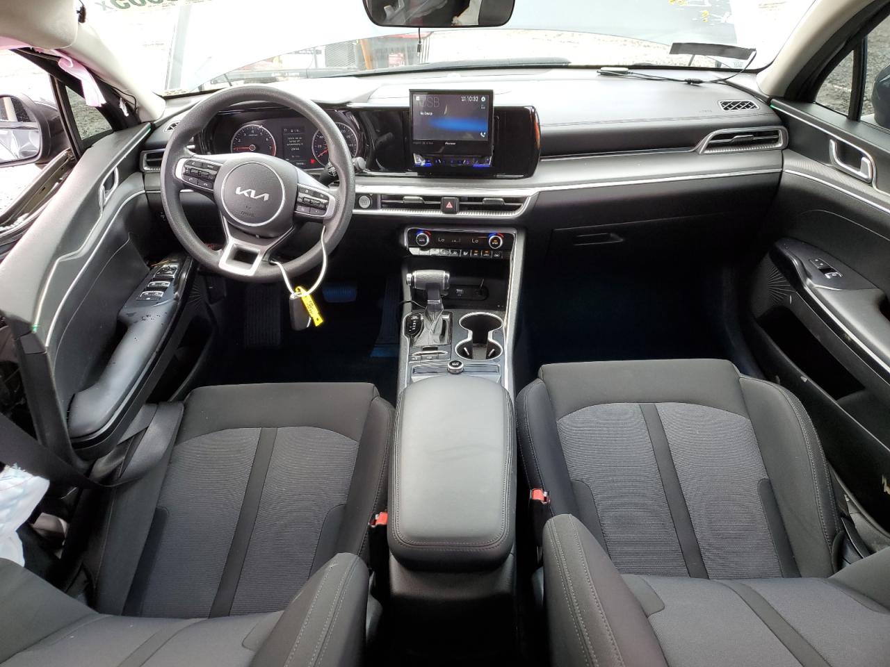 2022 Kia K5 - Image 8