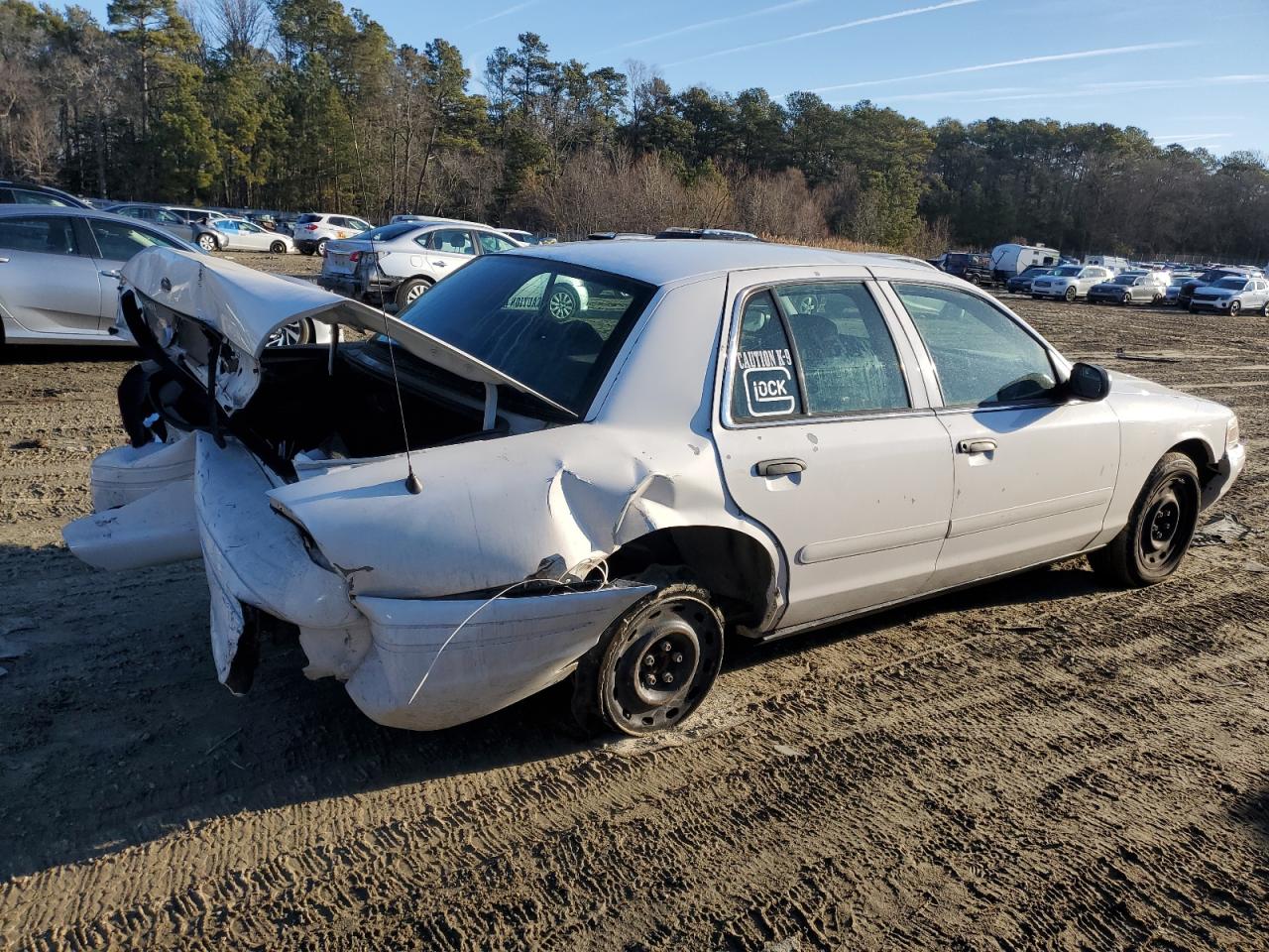 2005 Ford Crown Victoria - Image 3