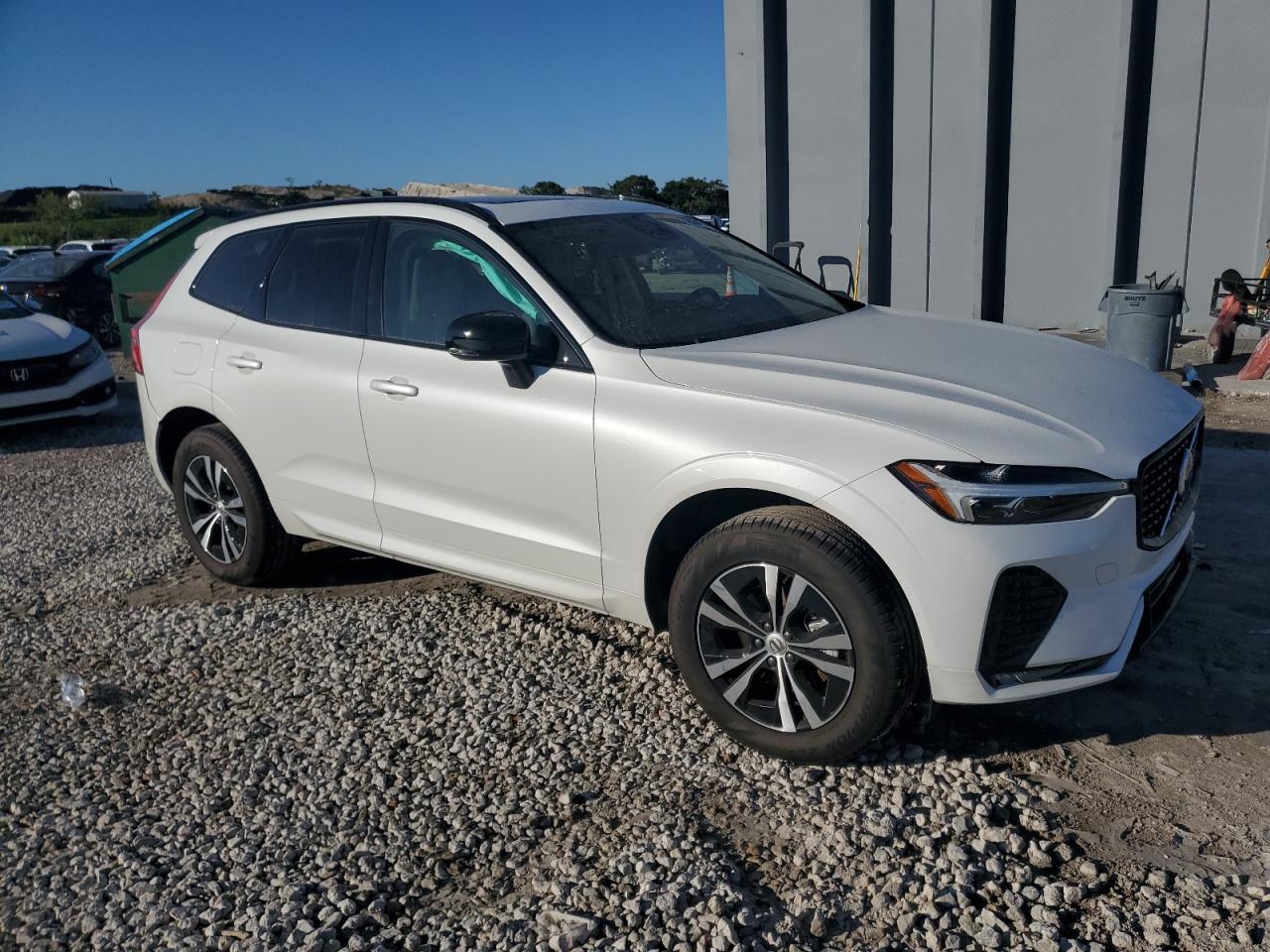 2025 Volvo XC60 - Image 4