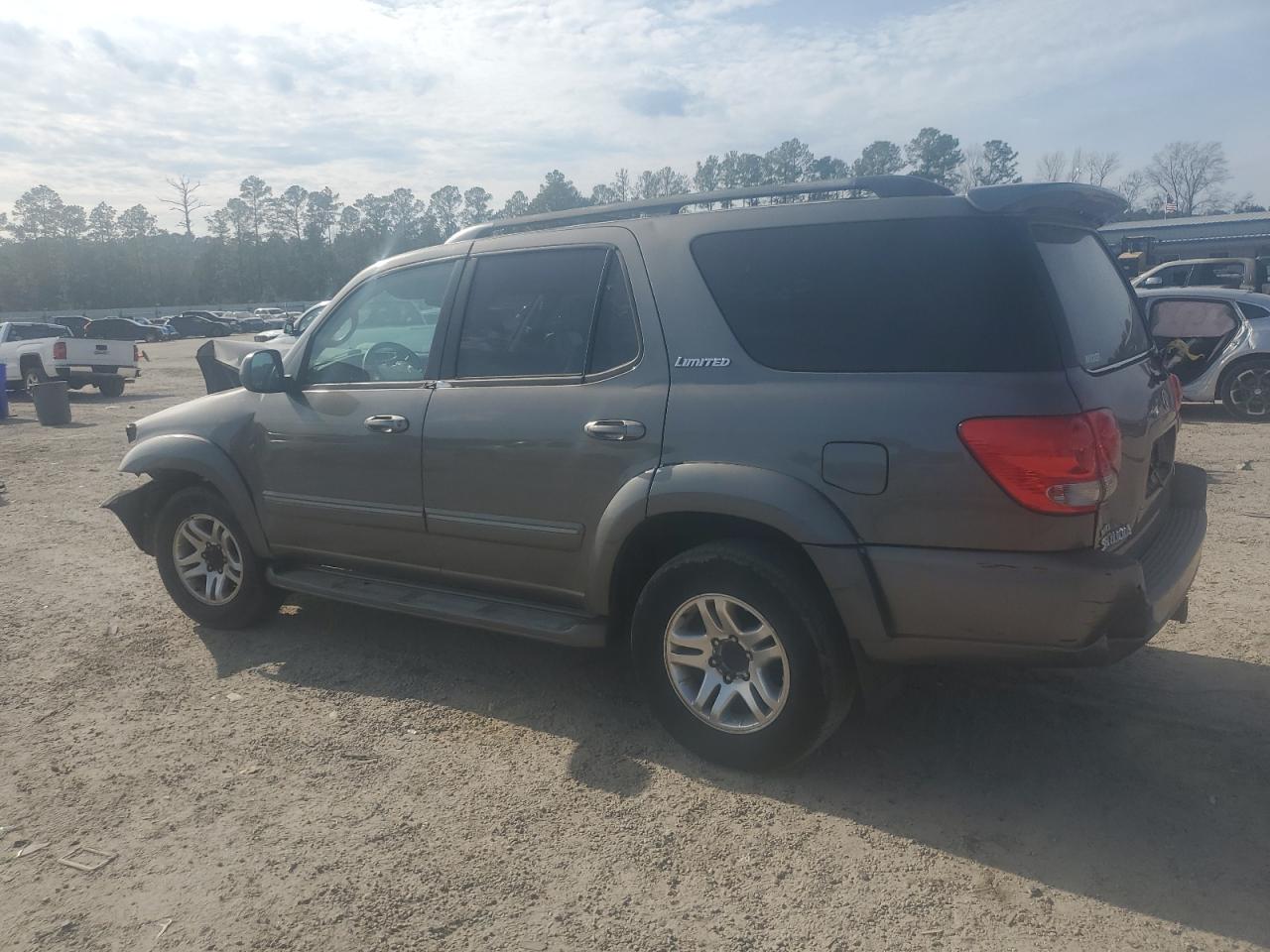 2005 Toyota Sequoia - Image 2