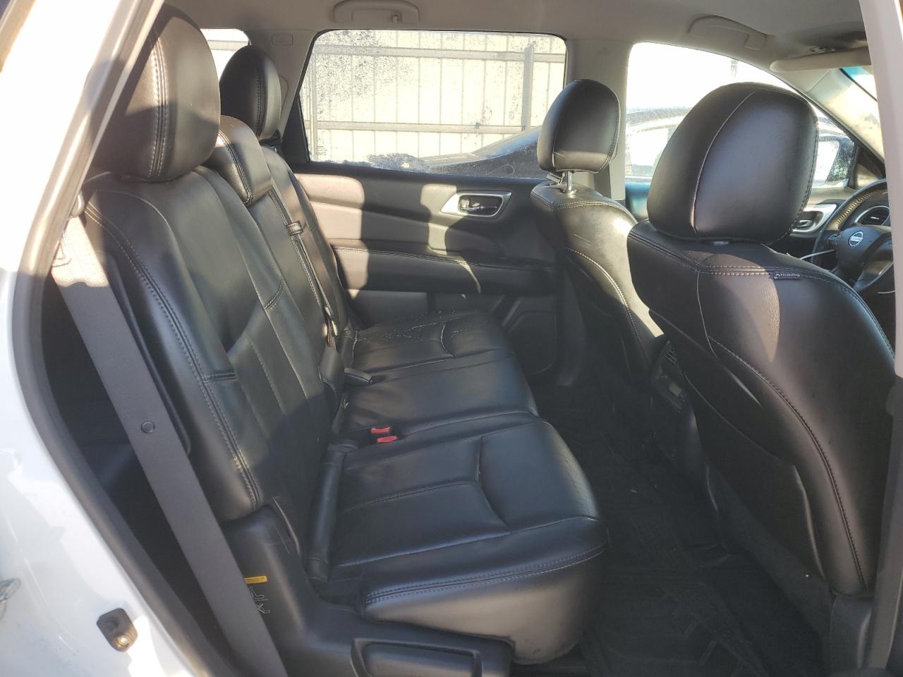 2014 Nissan Pathfinder - Image 11