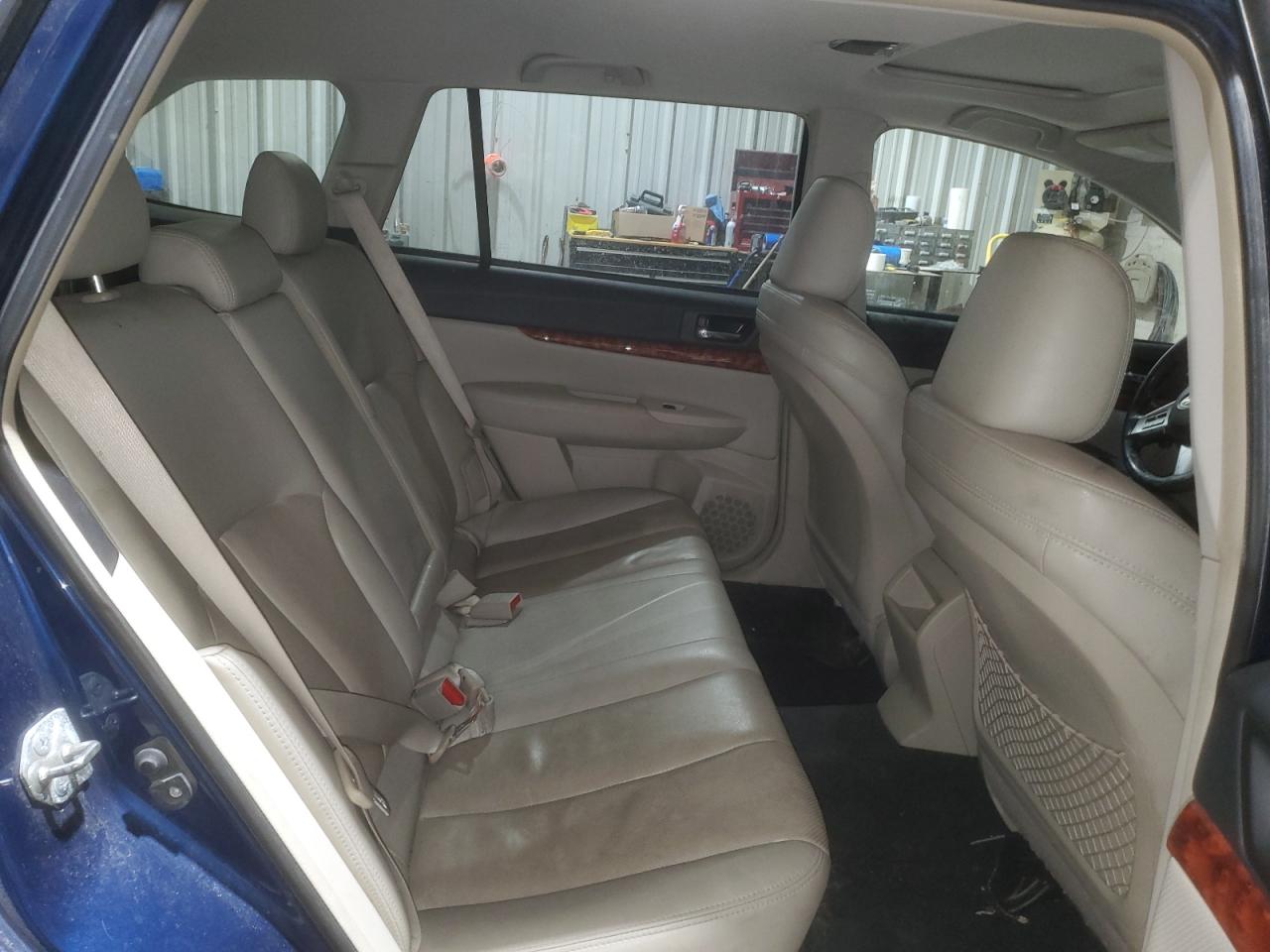 2010 Subaru Outback - Image 11