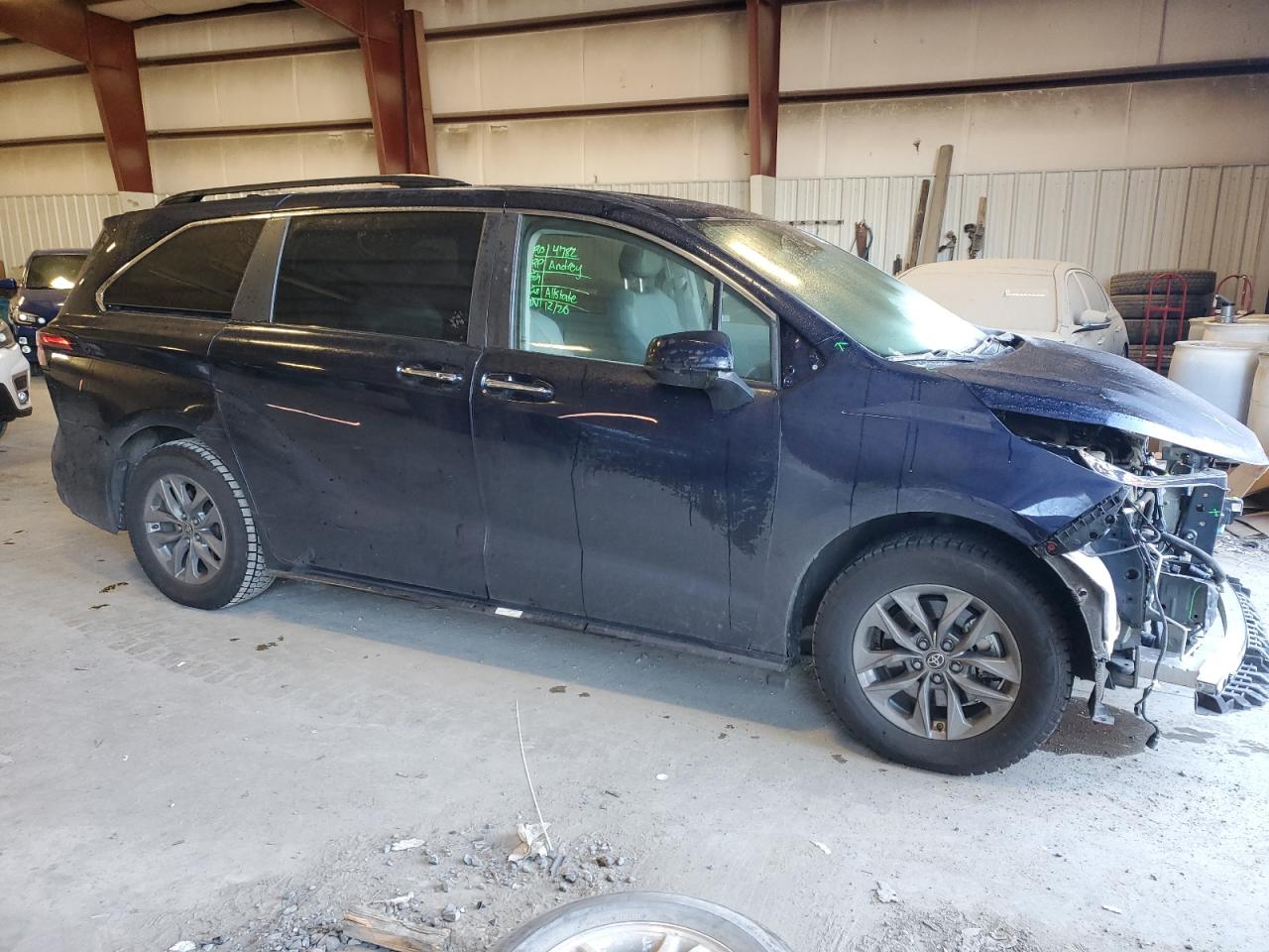 2022 Toyota Sienna - Image 4