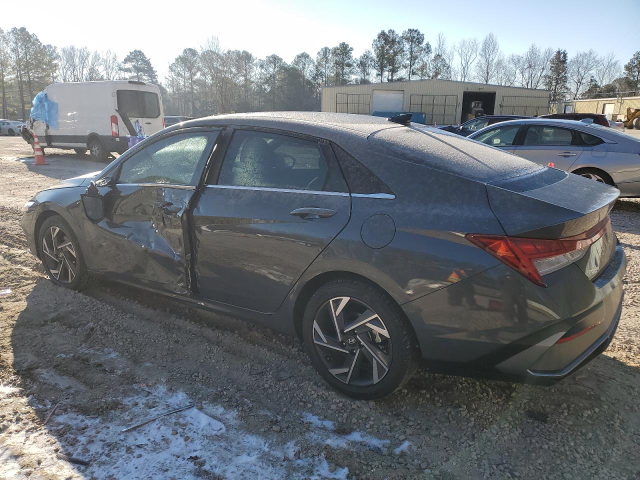 2024 Hyundai Elantra - Image 2