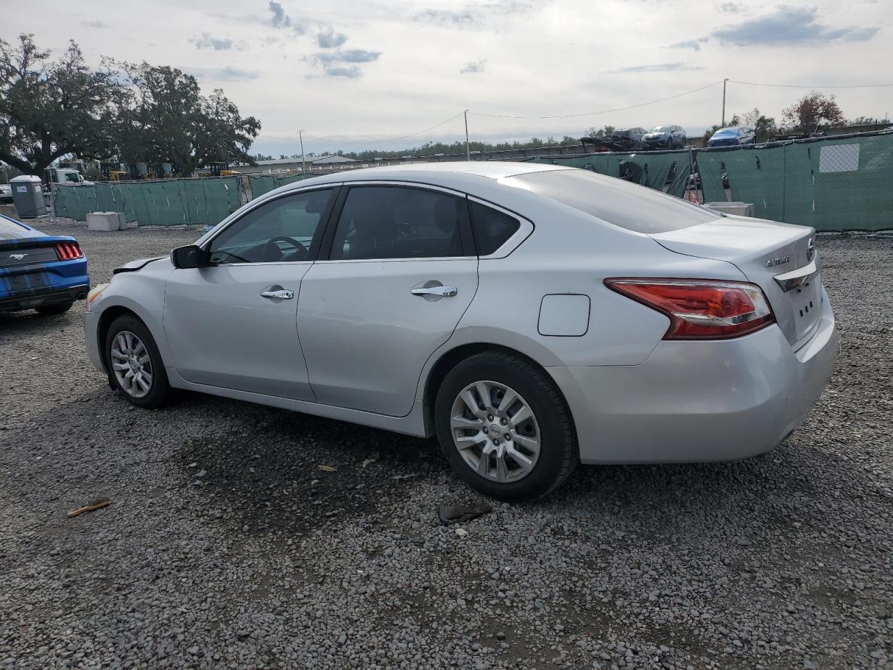 2013 Nissan Altima - Image 2