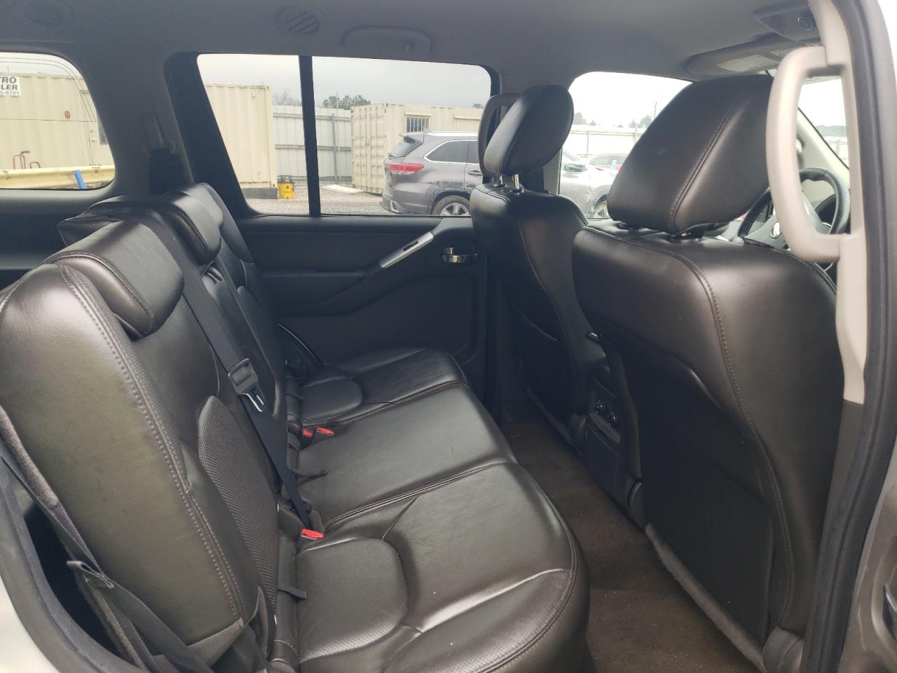 2011 Nissan Pathfinder - Image 10