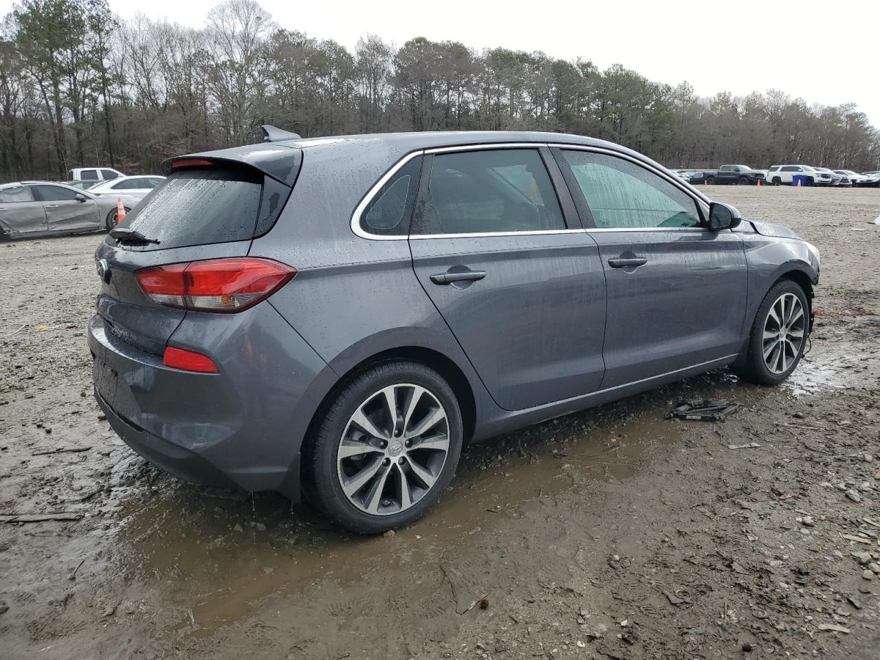 2018 Hyundai Elantra - Image 3
