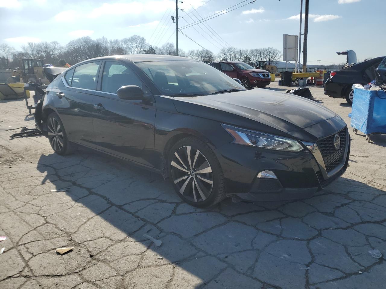 2020 Nissan Altima - Image 4