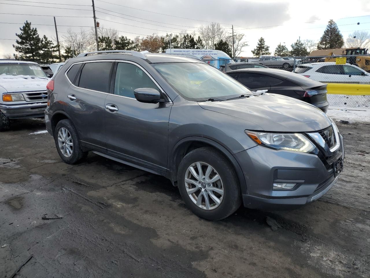 2017 Nissan Rogue - Image 4