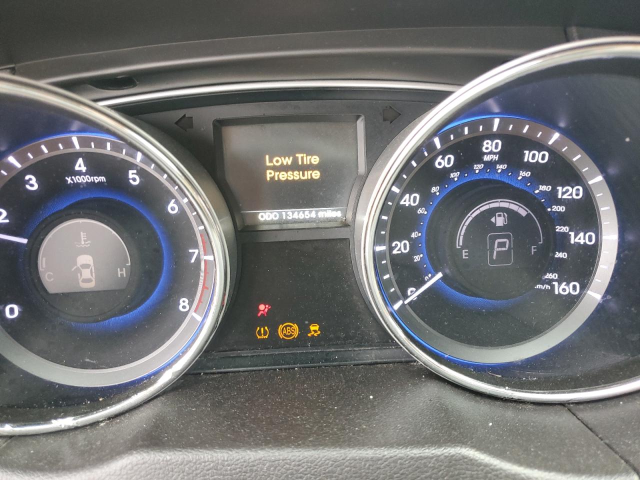 2014 Hyundai Sonata - Image 11