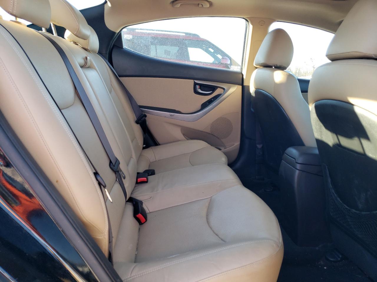 2013 Hyundai Elantra - Image 11