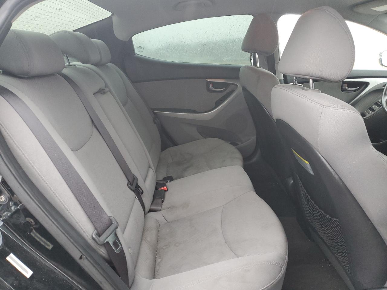 2013 Hyundai Elantra - Image 10