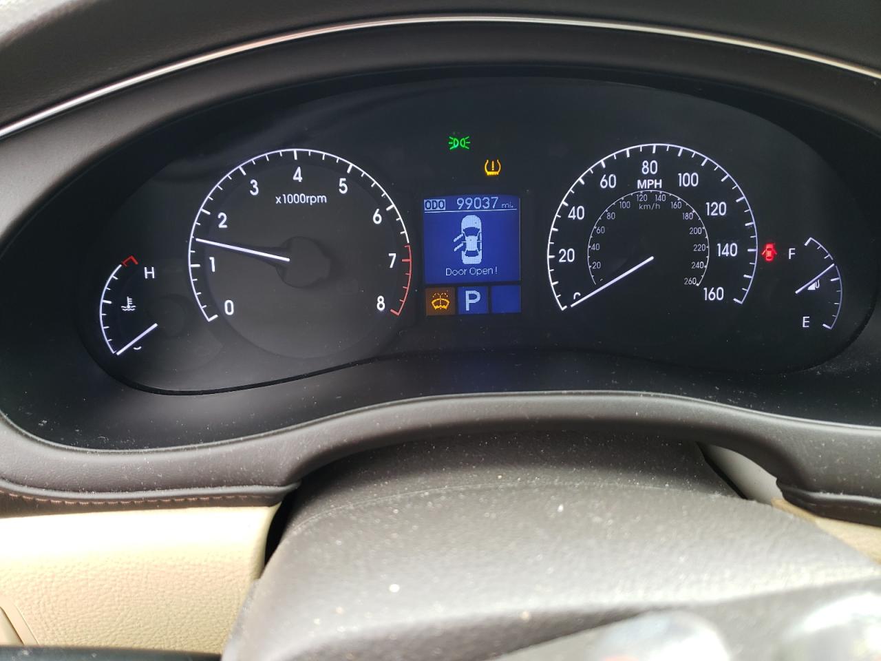 2013 Hyundai Genesis - Image 9