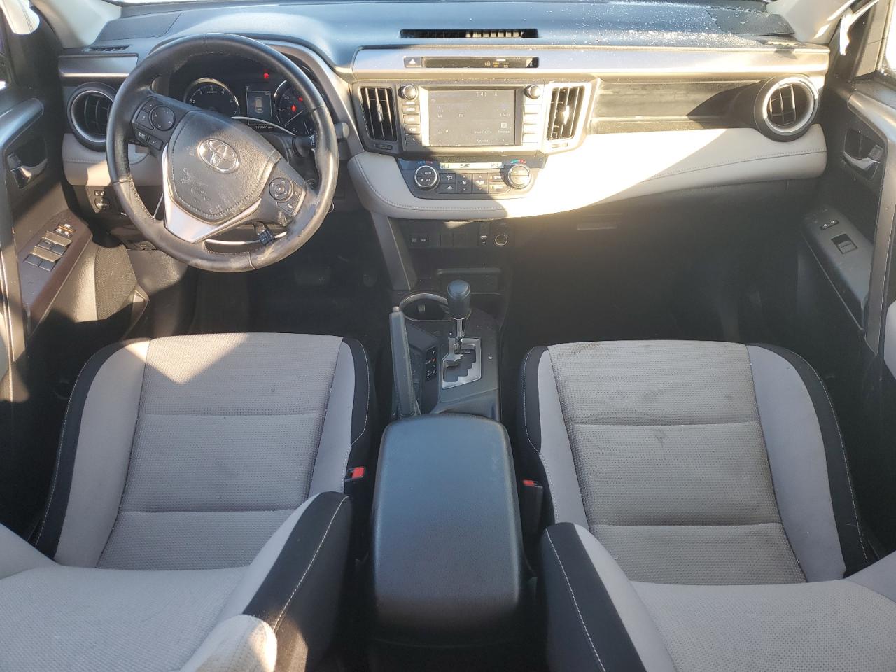 2016 Toyota RAV 4 - Image 8