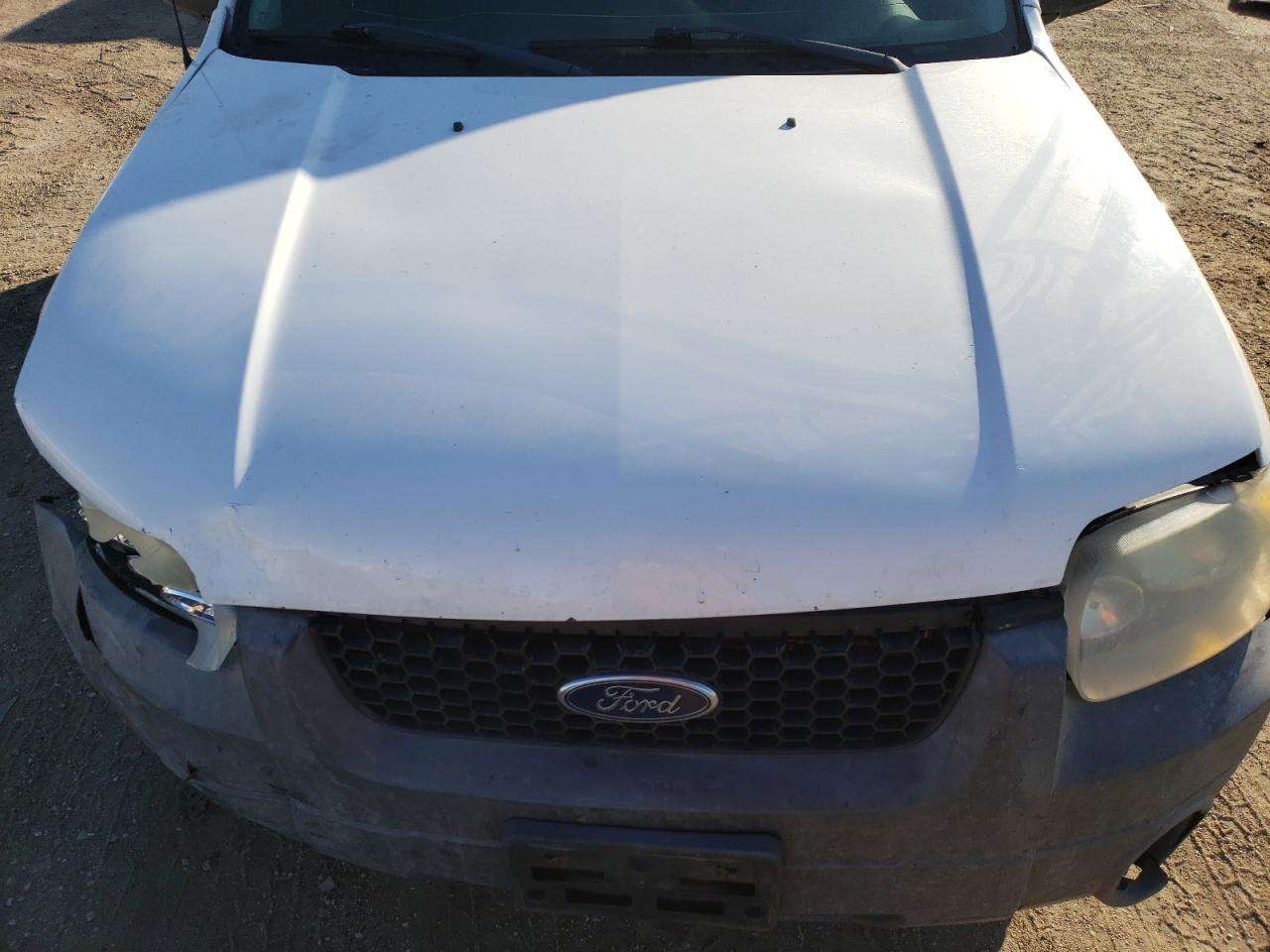 2007 Ford Escape - Image 12
