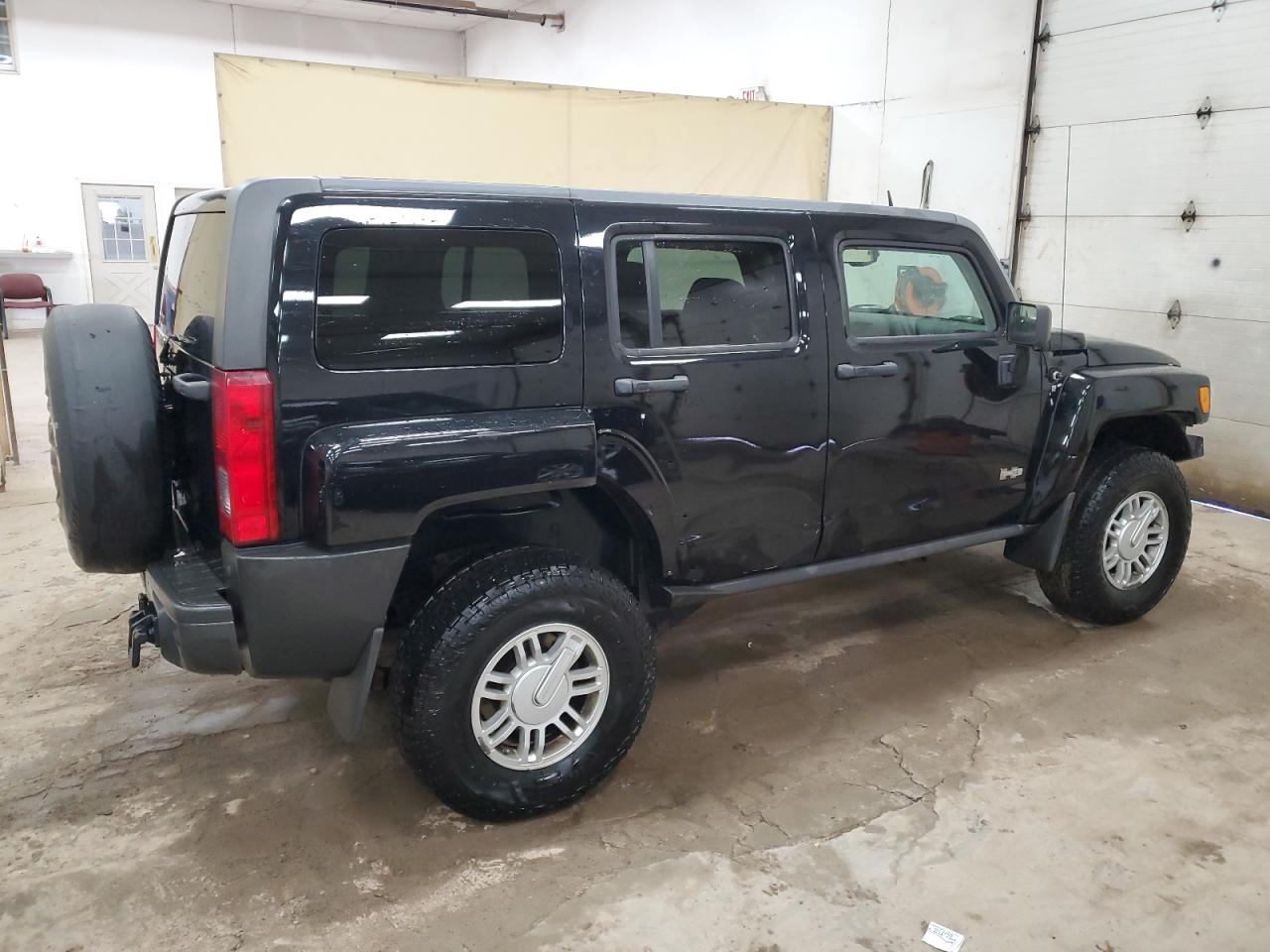 2009 Hummer H3 - Image 3