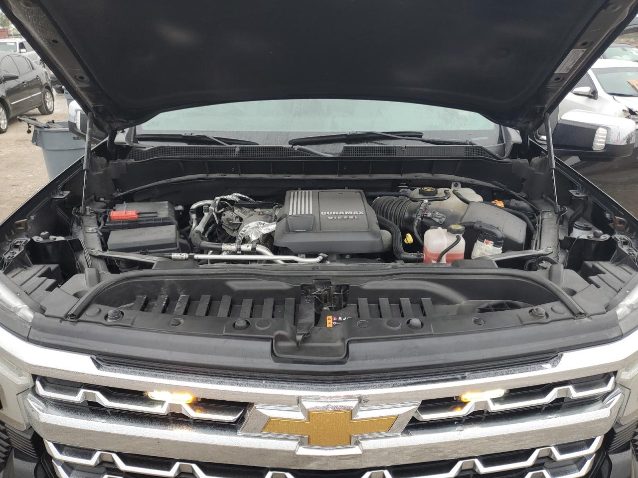 2022 Chevrolet Silverado - Image 13