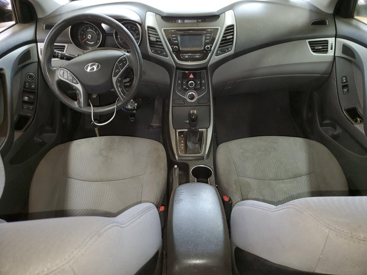 2015 Hyundai Elantra - Image 8