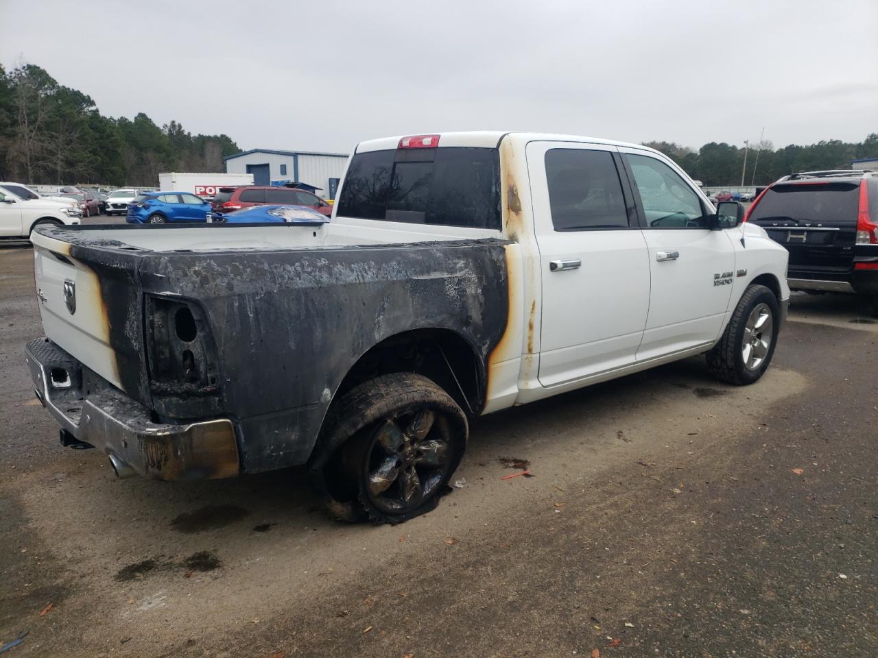 2016 RAM 1500 - Image 3