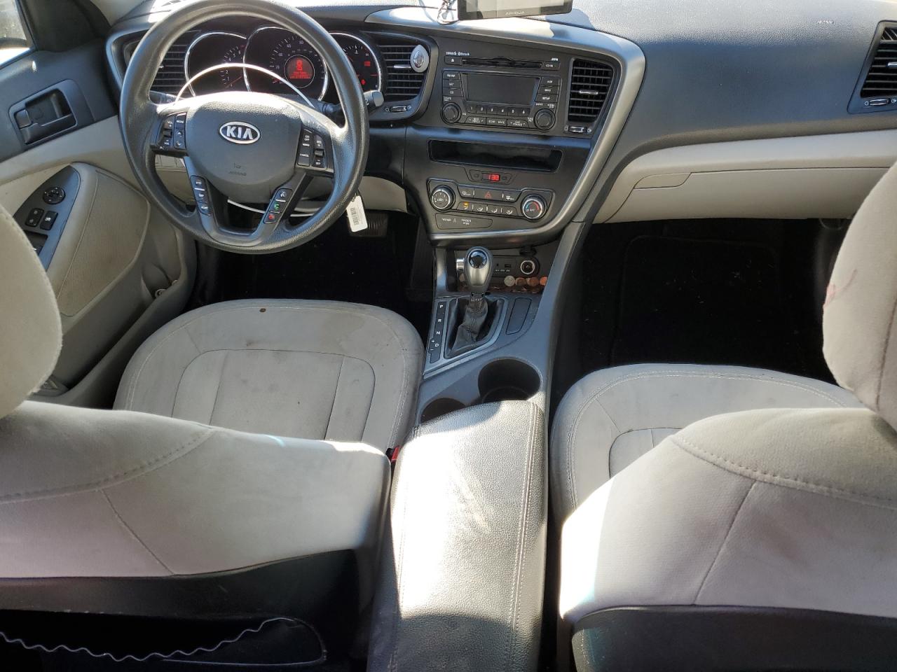 2011 Kia Optima - Image 8
