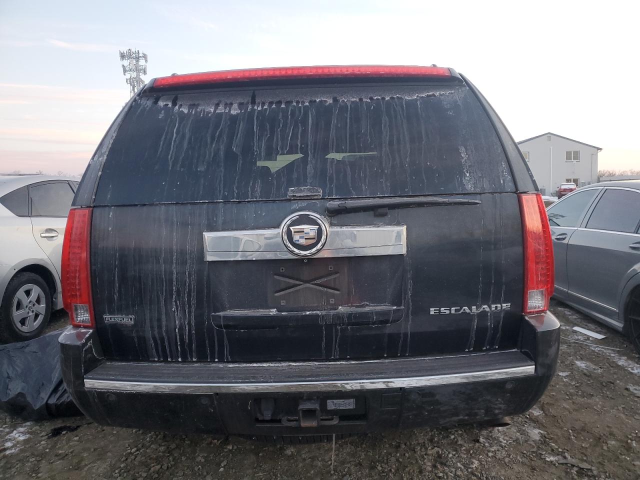 2011 Cadillac Escalade - Image 6