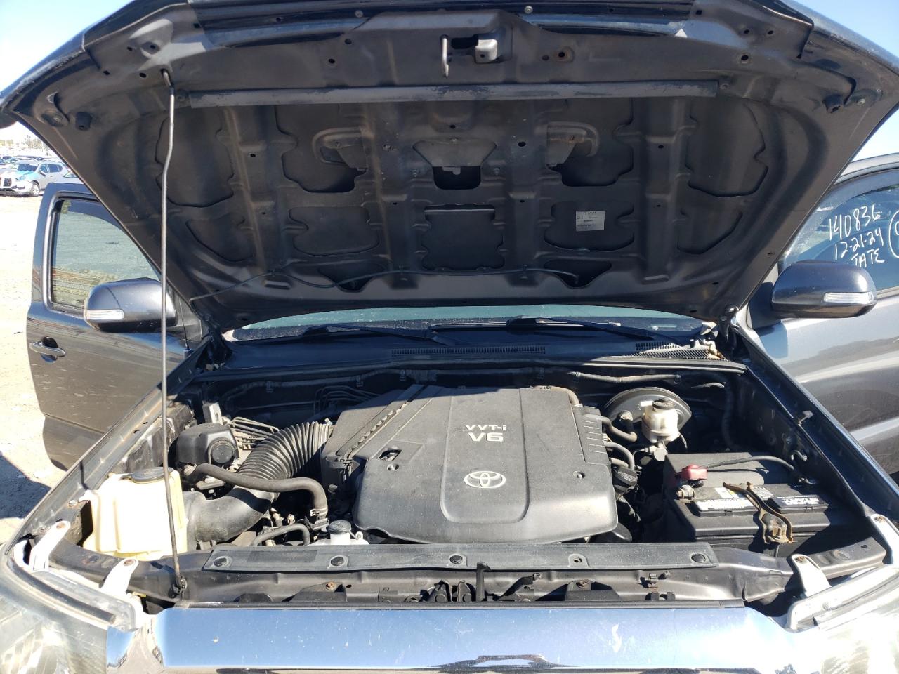 2014 Toyota Tacoma - Image 12