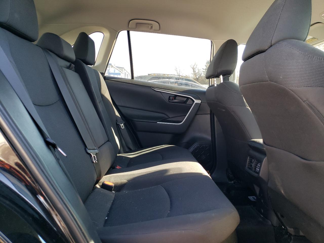 2020 Toyota RAV 4 - Image 11
