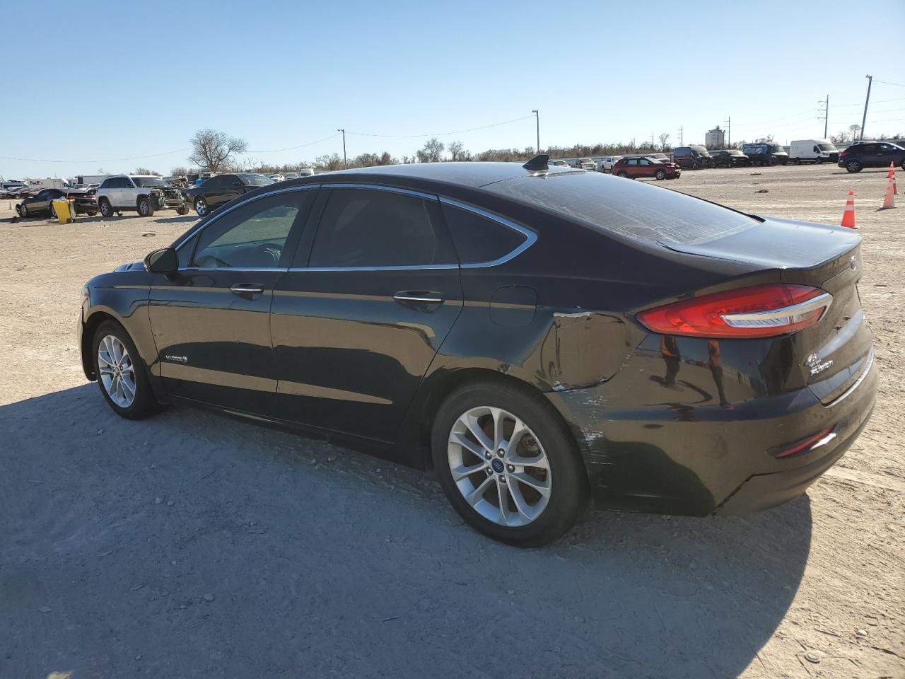 2019 Ford Fusion - Image 2