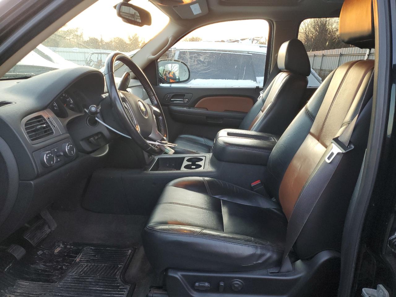 2008 Chevrolet Suburban - Image 7