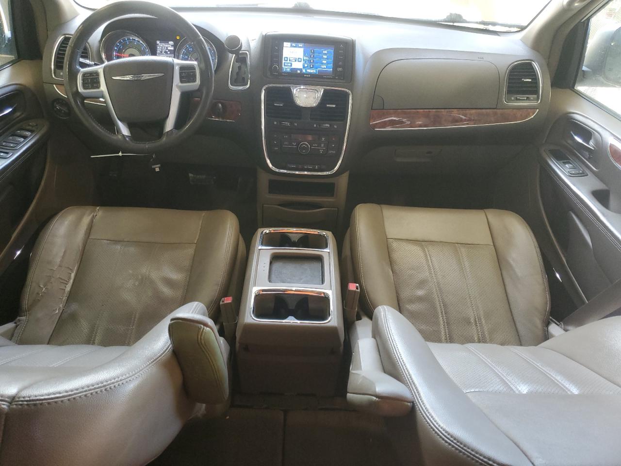 2012 Chrysler Town & Country - Image 8