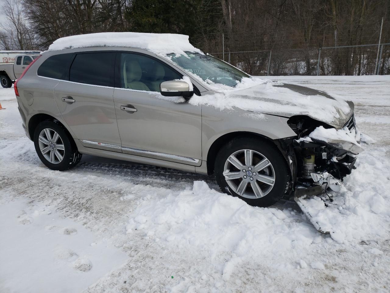 2016 Volvo XC60 - Image 4