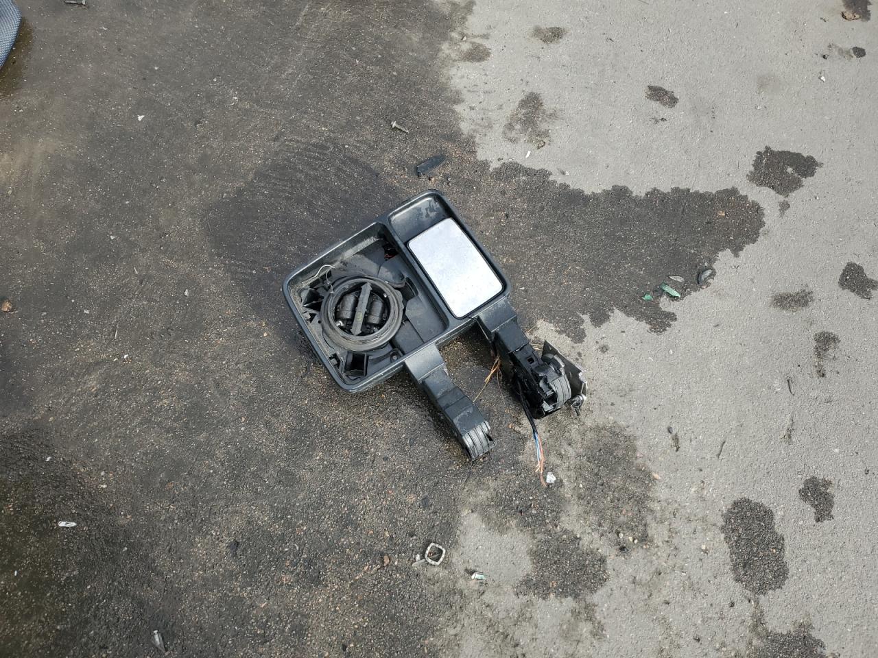 2006 Ford F350 - Image 12
