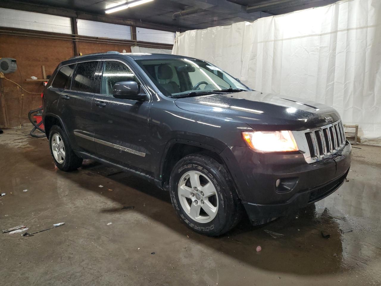 2011 Jeep Grand Cherokee - Image 4