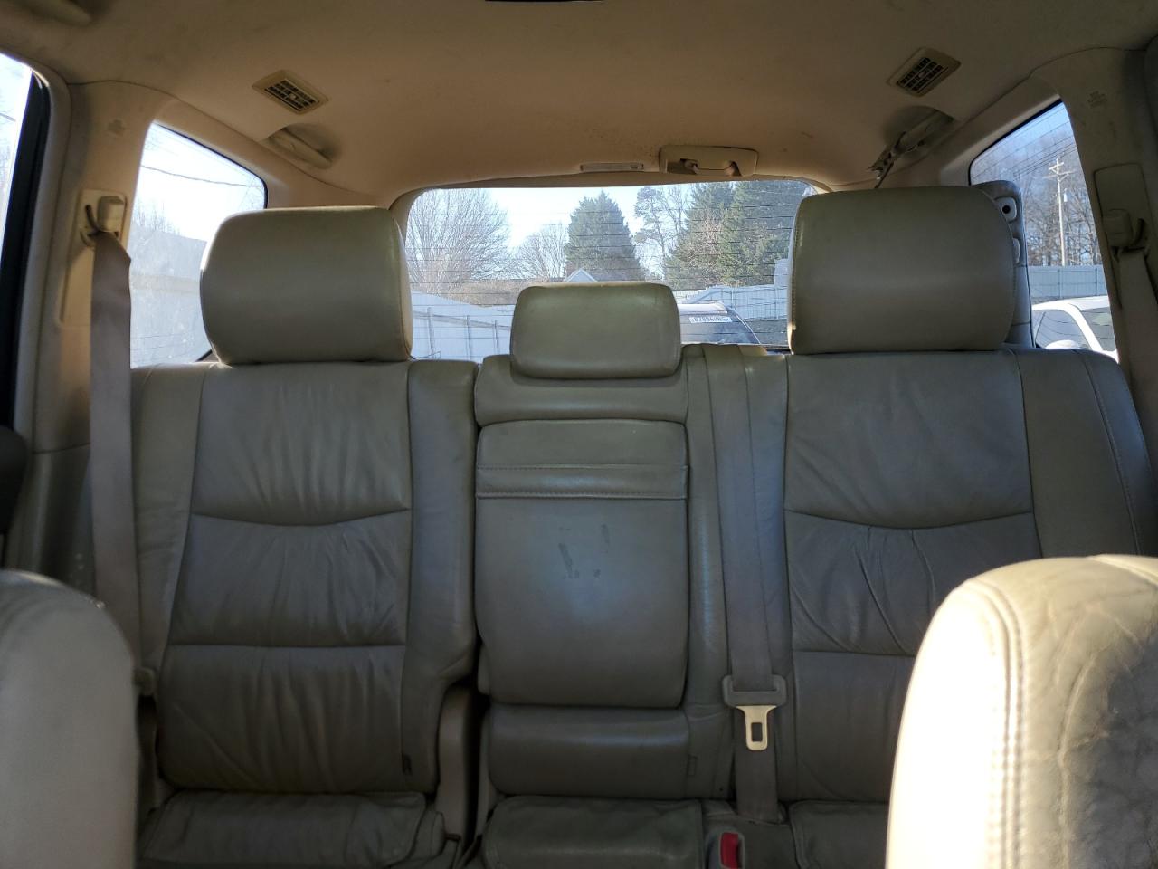 2004 Lexus GX - Image 10