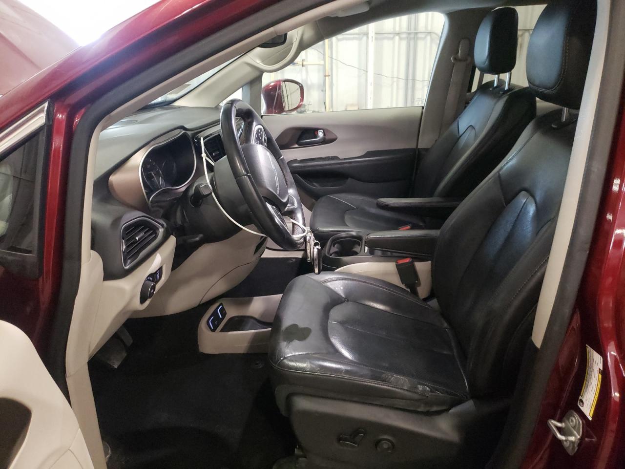 2018 Chrysler Pacifica - Image 7