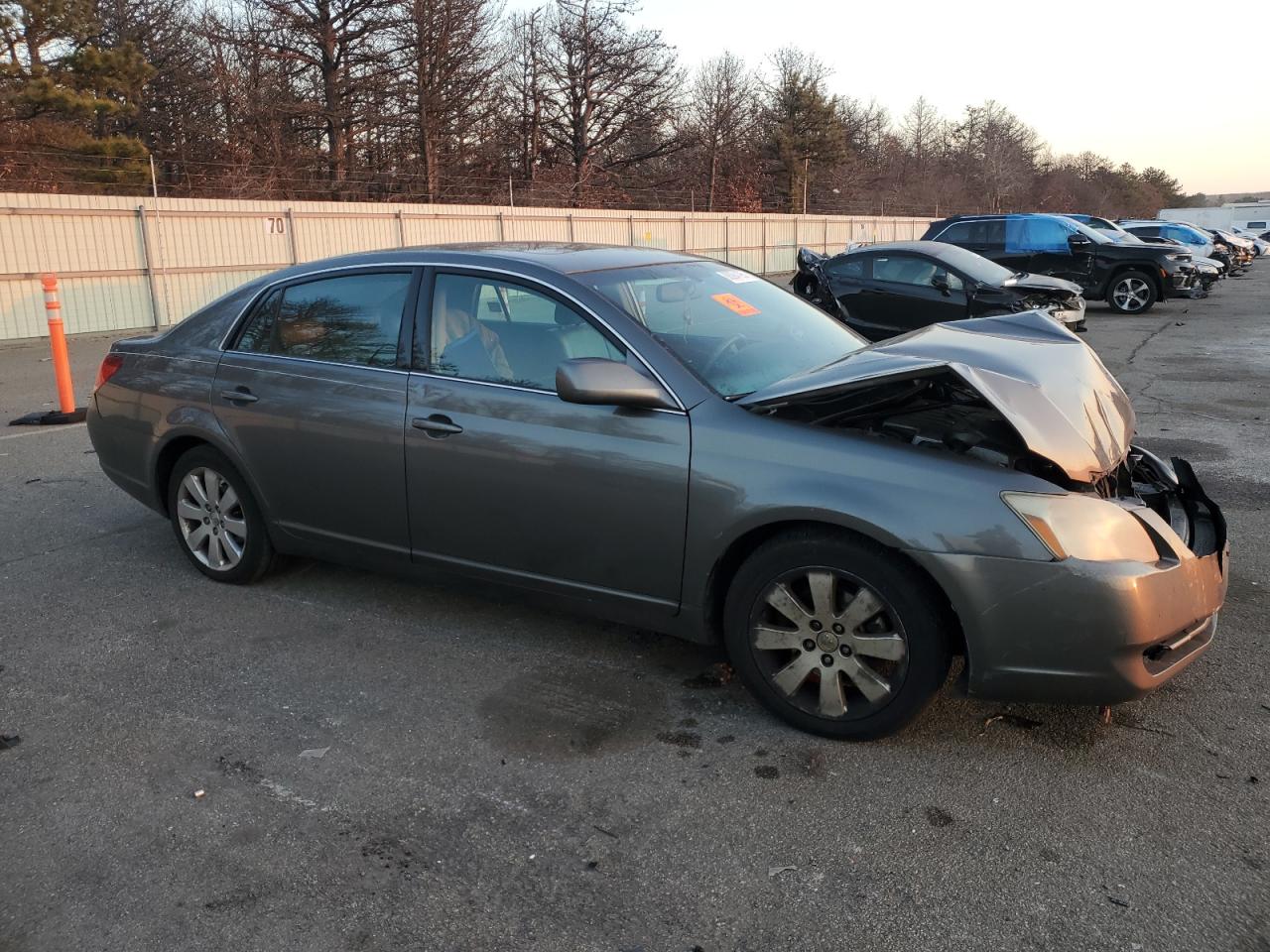 2006 Toyota Avalon - Image 4