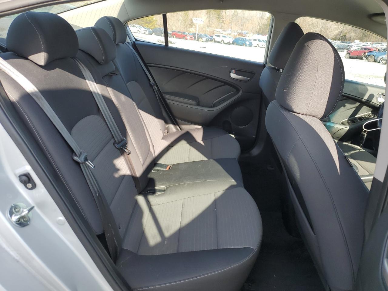 2017 Kia Forte - Image 10