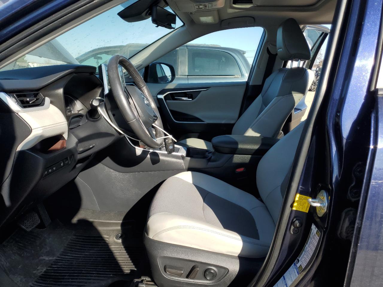 2019 Toyota RAV 4 - Image 7
