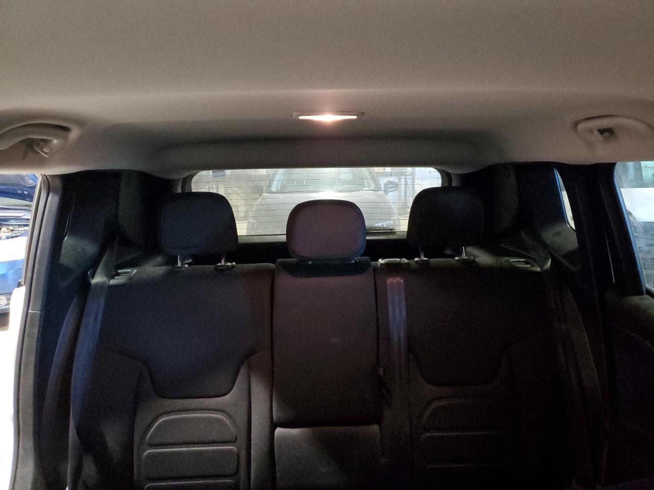 2017 Jeep Renegade - Image 10
