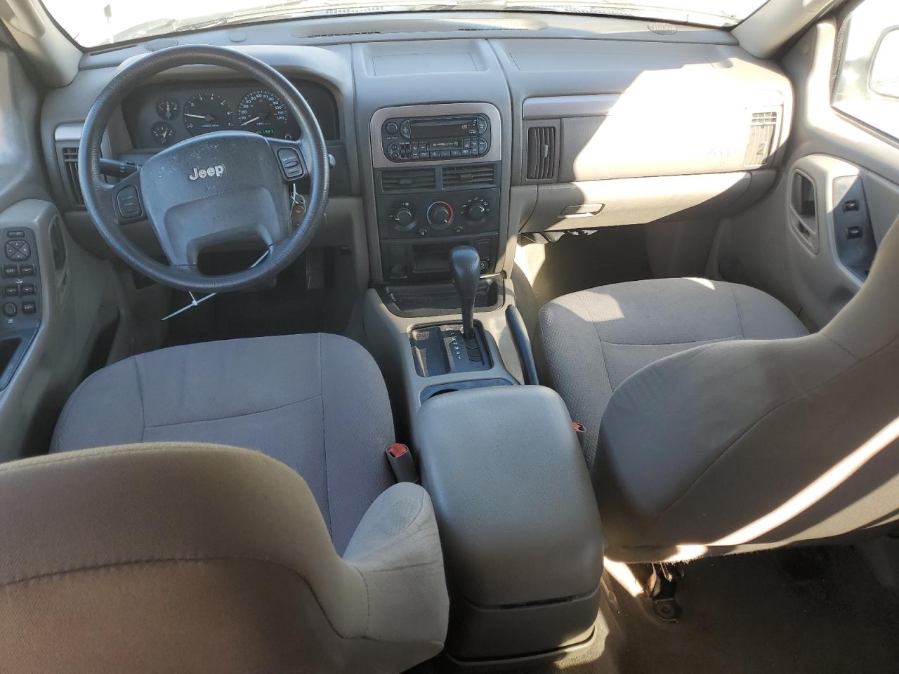 2004 Jeep Grand Cherokee - Image 8