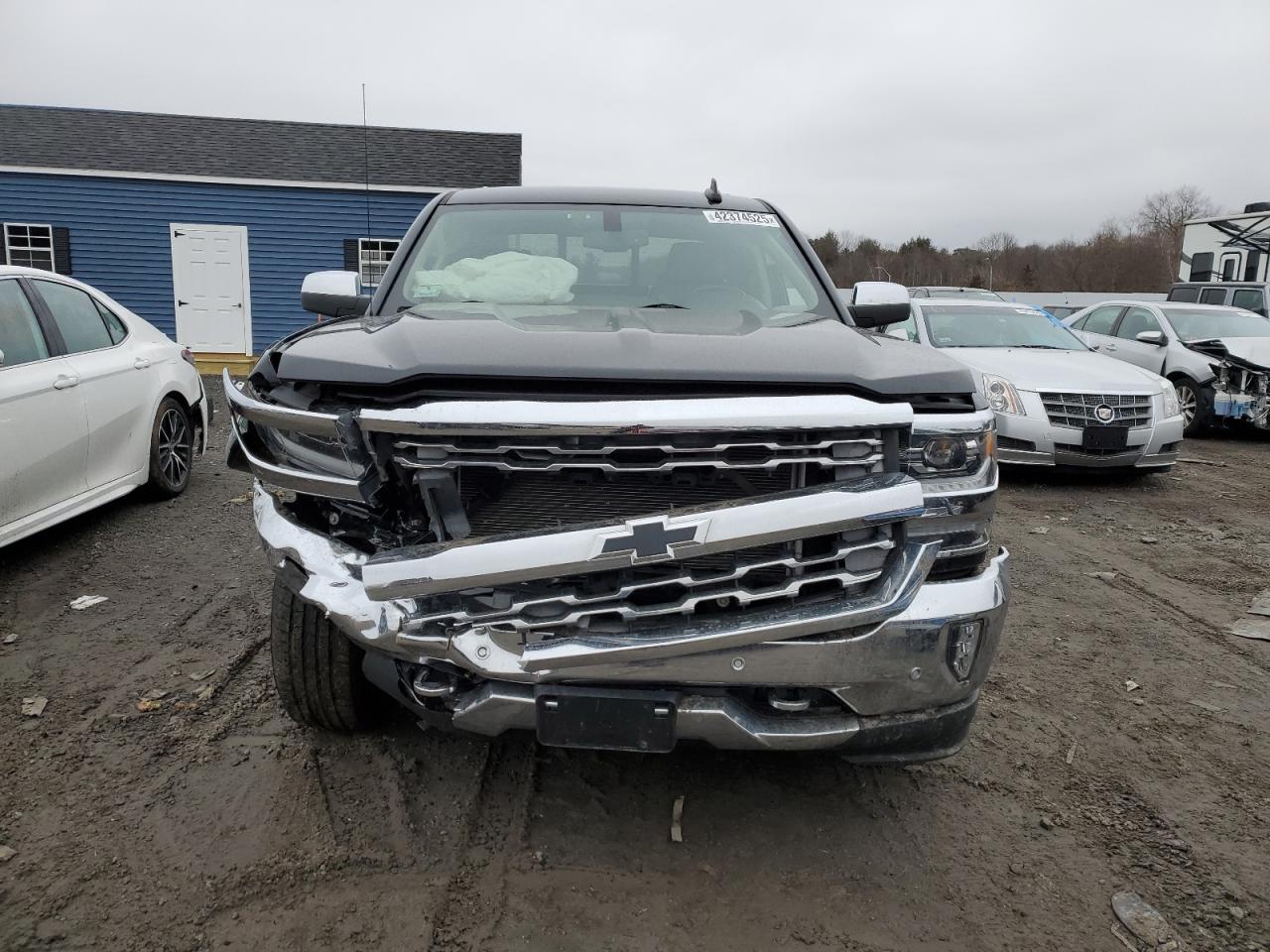2016 Chevrolet Silverado - Image 5
