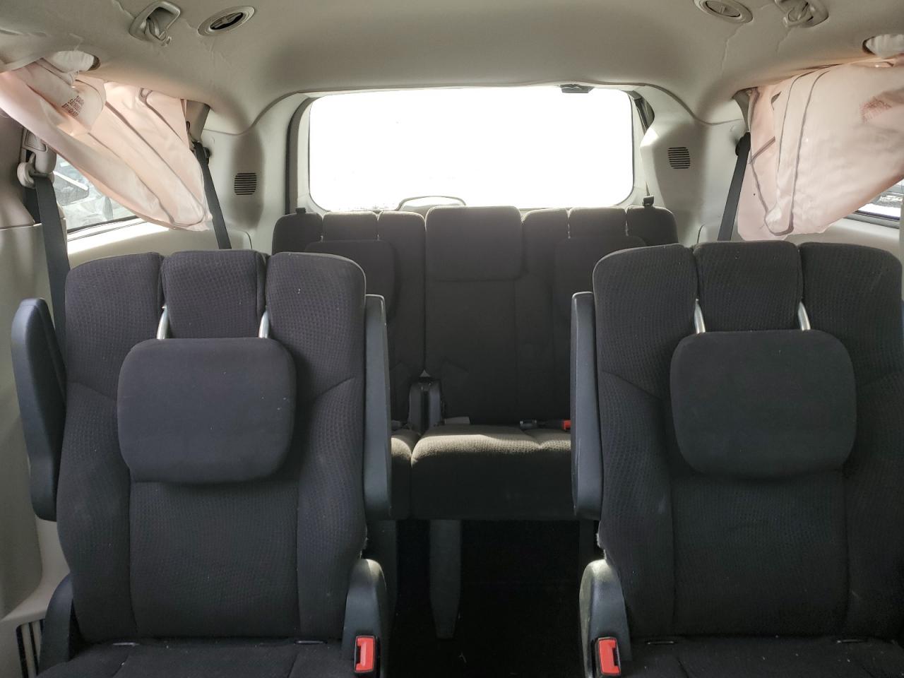 2014 Dodge Caravan - Image 10