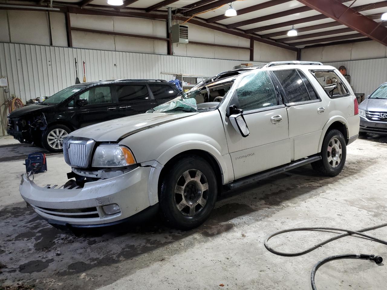 2006 Lincoln Navigator - Image 1