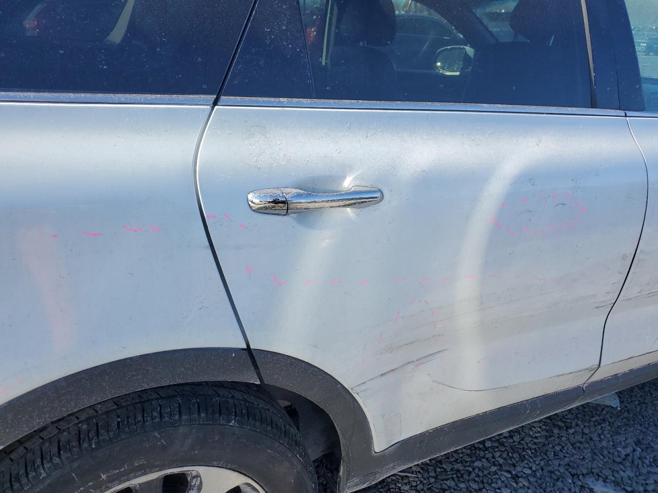 2016 Kia Sorento - Image 11