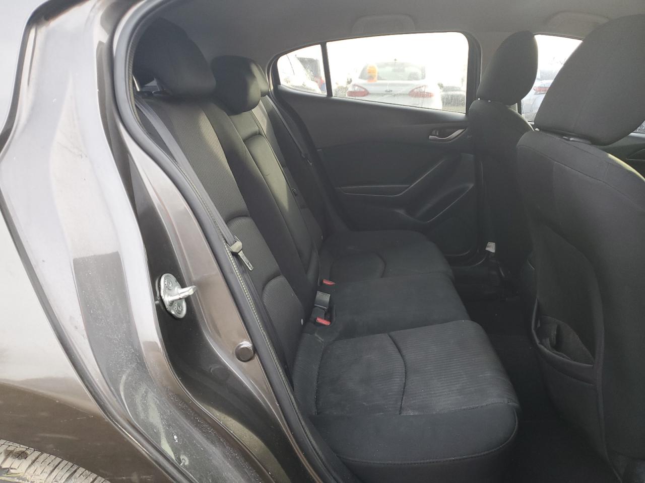 2016 Mazda 3 - Image 10