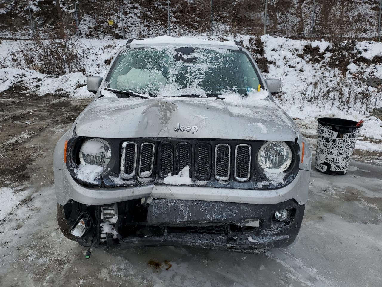 2016 Jeep Renegade - Image 5