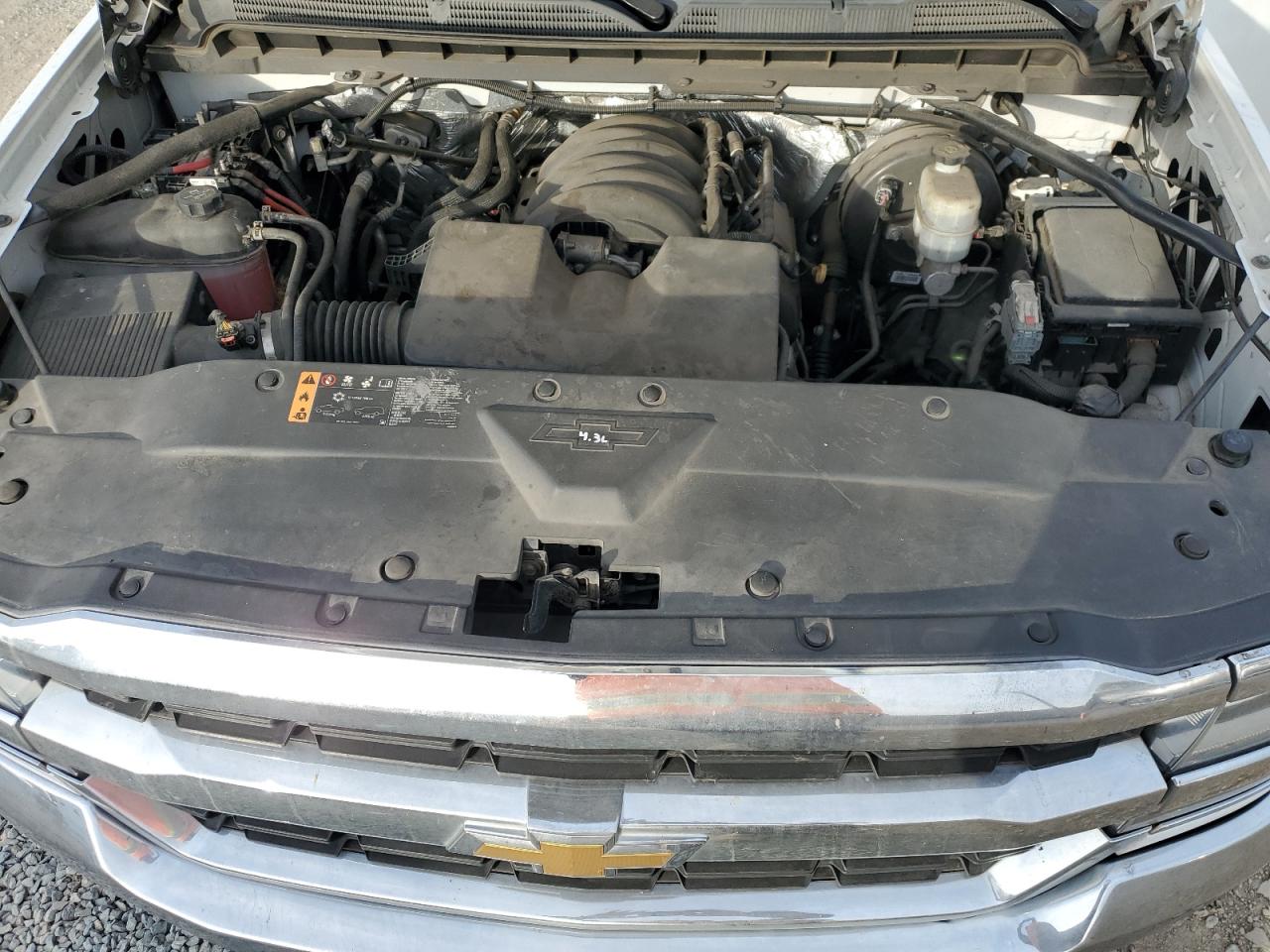 2017 Chevrolet Silverado - Image 11