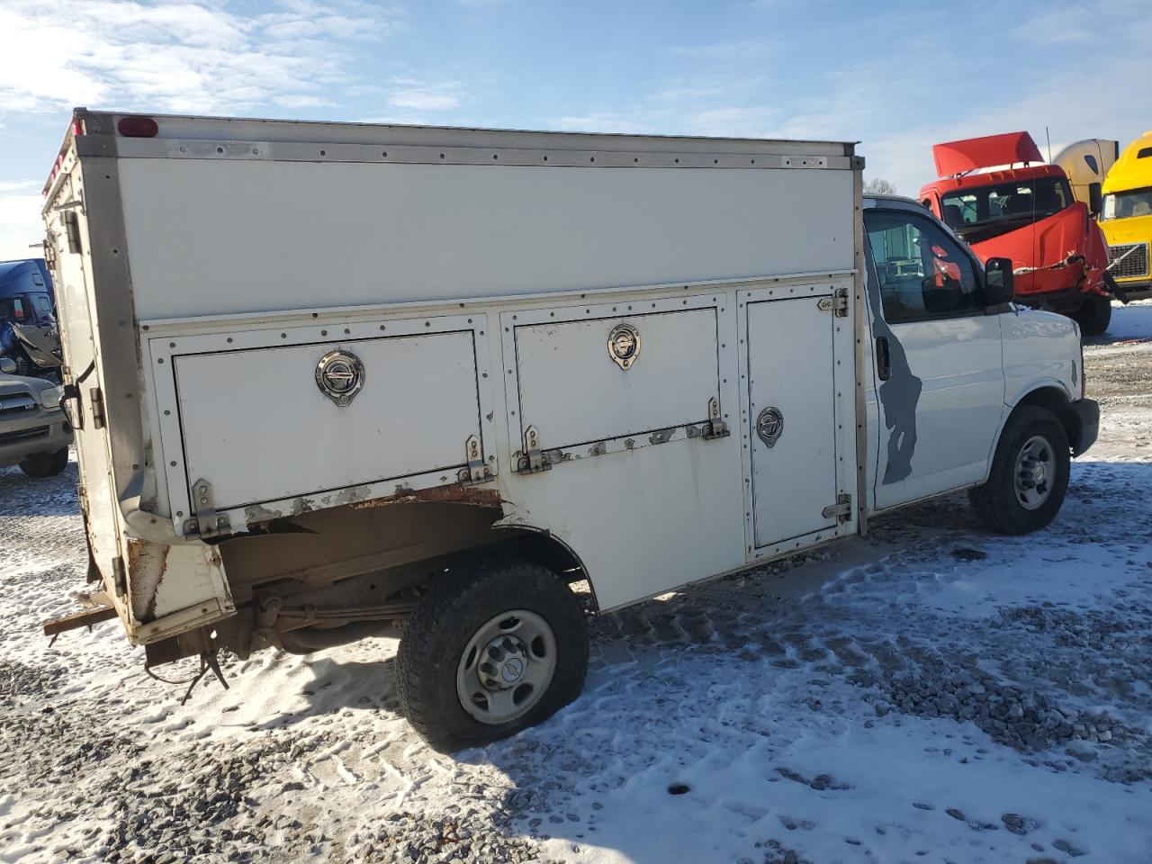 2005 Chevrolet Express - Image 3