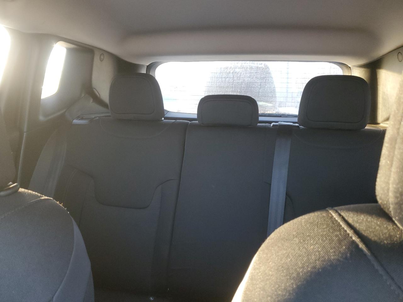 2019 Jeep Renegade - Image 10